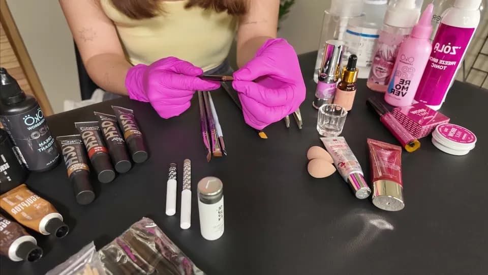 Pełny zestaw narzędzi i produktów stylistki brwi